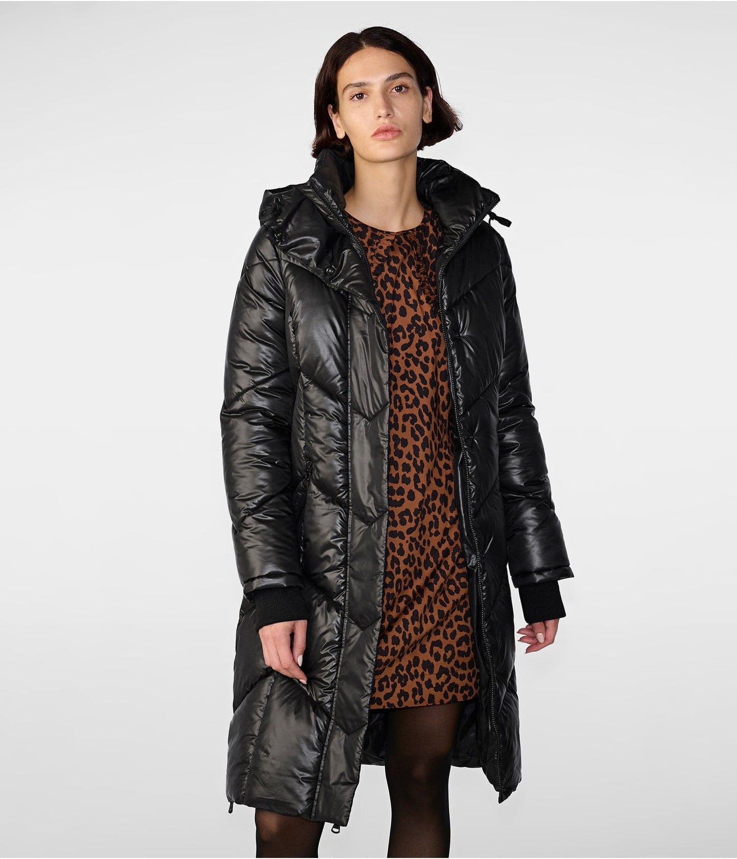 Women's Quilted Puffer Trench Coat In Black